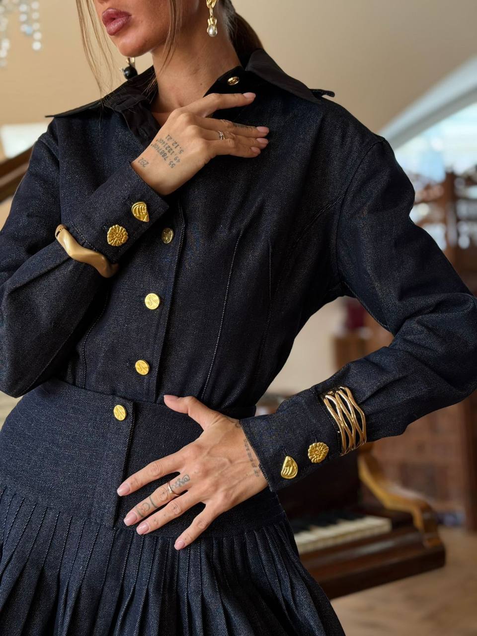 Костюм с юбкой